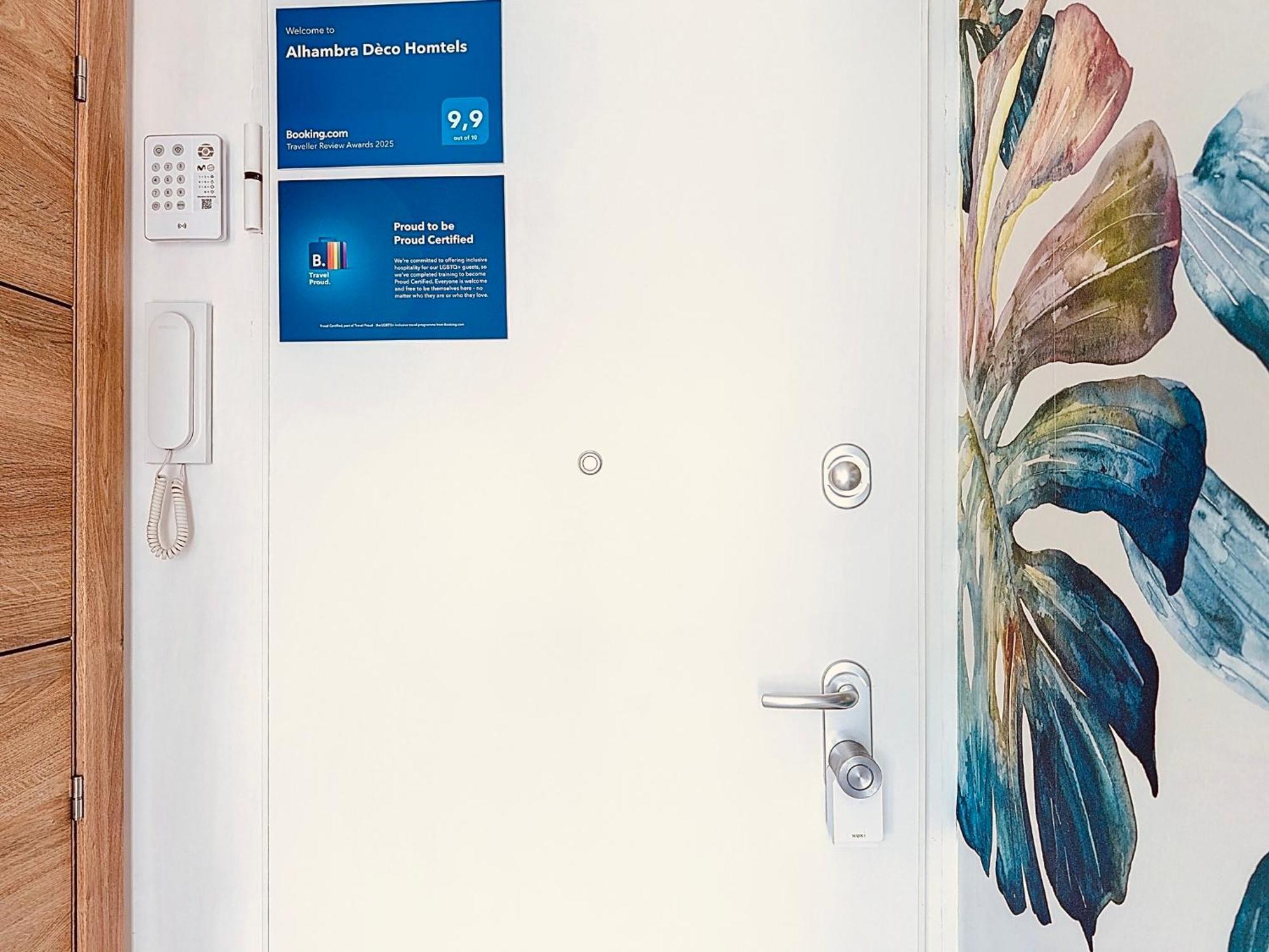 Alhambra Deco Homtels Apartment ตอร์เรโมลิโนส ภายนอก รูปภาพ