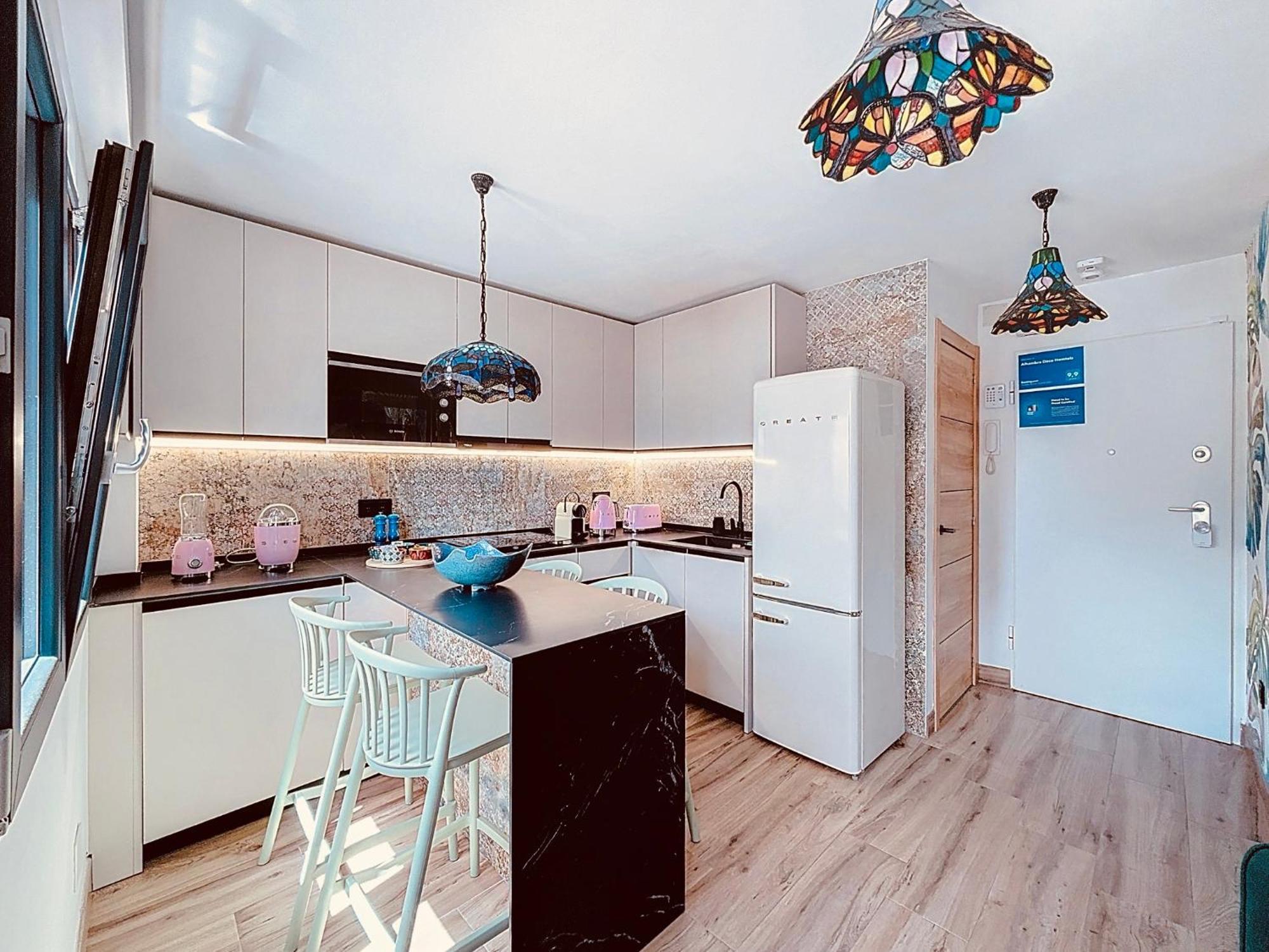 Alhambra Deco Homtels Apartment ตอร์เรโมลิโนส ภายนอก รูปภาพ