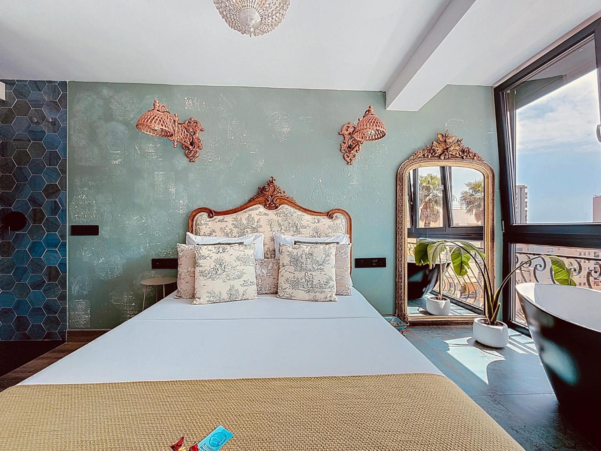 Alhambra Deco Homtels Apartment ตอร์เรโมลิโนส ภายนอก รูปภาพ
