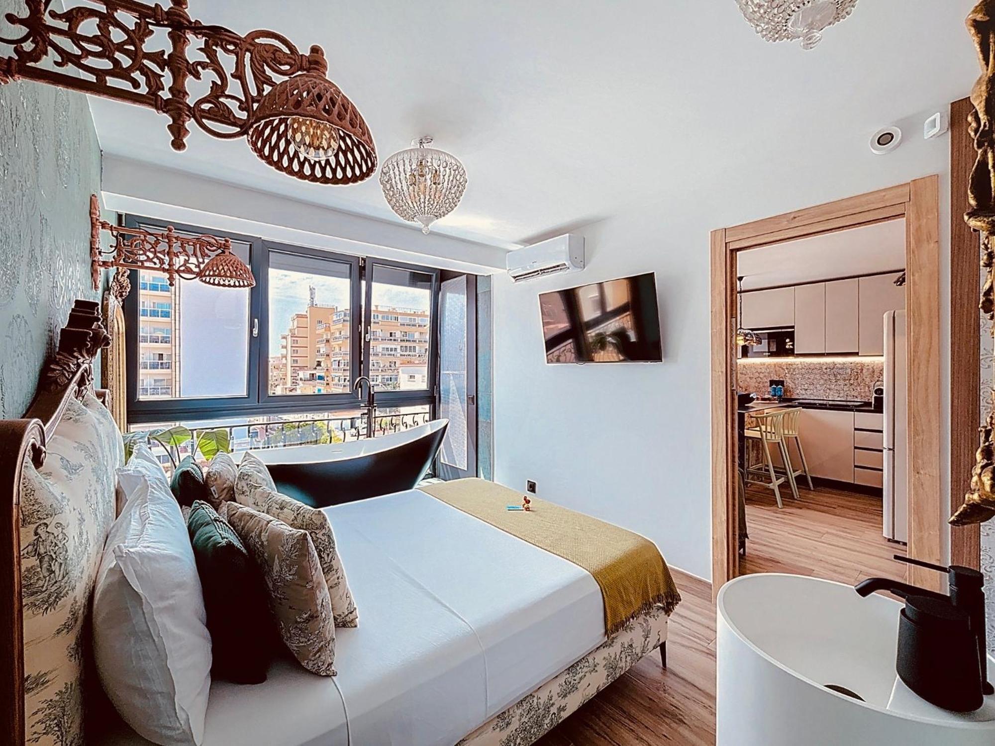 Alhambra Deco Homtels Apartment ตอร์เรโมลิโนส ภายนอก รูปภาพ